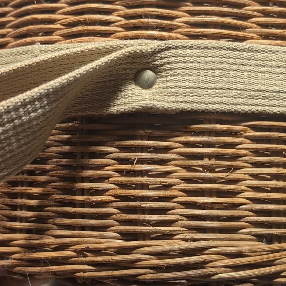 Vintage Round Woven Wicker Basket  Attached Lid Turn Key Closure